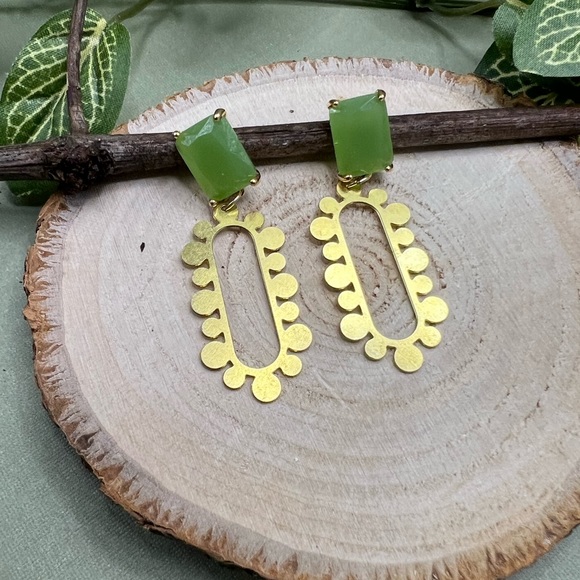 Delicate Flirty Art Deco Brass Earrings - Floral Elegant Drop Earrings - Picture 16 of 17